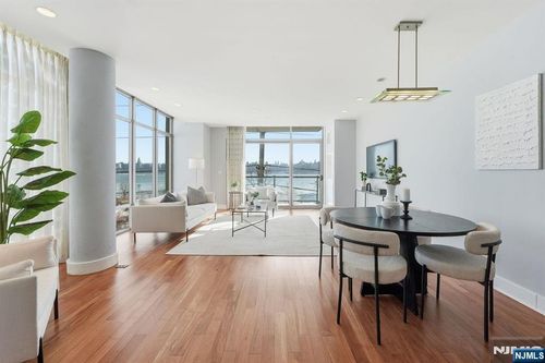 8125 River Rd, North Bergen, NJ, 07047-7200 | Card Image