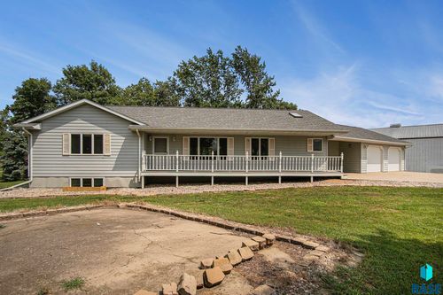 22206 457th Ave, Nunda, SD, 57050-6102 | Card Image