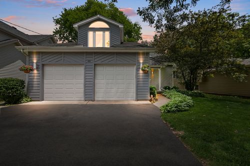 66 N Lake Ave, Third Lake, IL, 60030-9011 | Card Image
