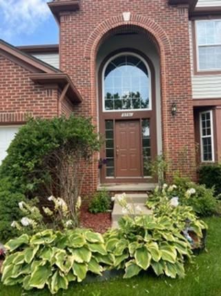 Ravenshire Dr, Ypsilanti, MI 48198