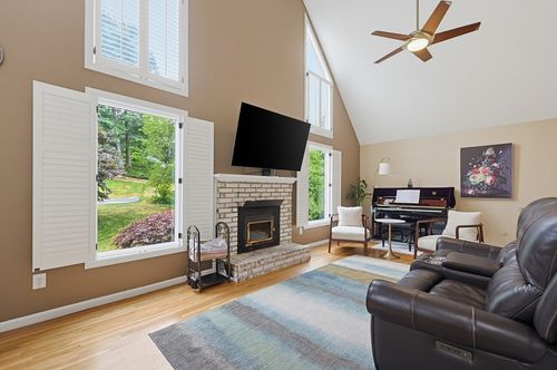 33 Brimstone Way, Ashland, MA, 01721-1834 | Card Image