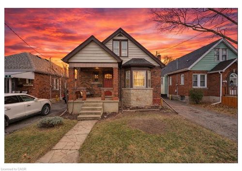 48 Weir St N, Hamilton, ON, L8H5E6 | Card Image