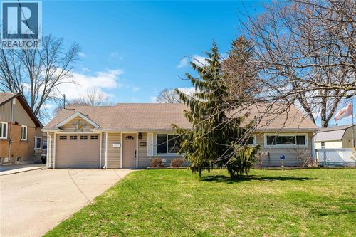 1505 Mallah Dr, Sarnia, ON, N7V3R4 | Card Image