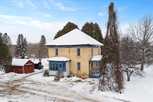 3661 Blue Goose Road, Saukville, WI, 53095 | Card Image