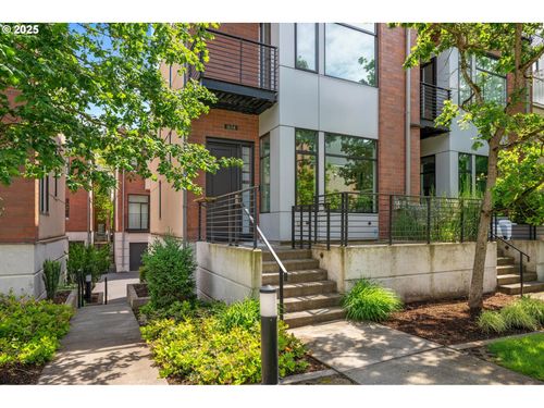 1634 Nw Riverscape St, Portland, OR, 97209-1834 | Card Image