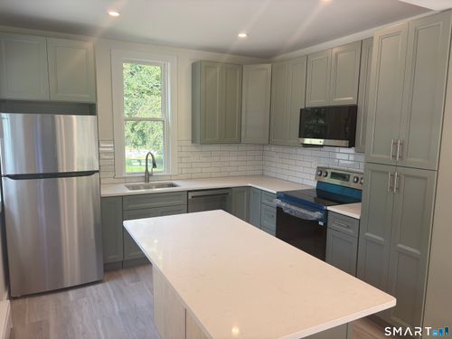 b-12B Wood Creek Rd, New Fairfield, CT, 06812-4116 | Card Image