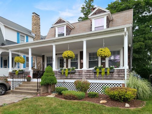 12 Elliott Ave, New London, CT, 06320-2806 | Card Image