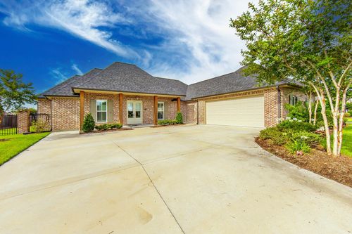 449 Glenwild Dr, Thibodaux, LA, 70301-8062 | Card Image