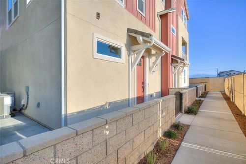 5999 Huntington Dr, Eastvale, CA, 92880-9211 | Card Image