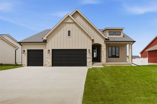 418 Westwood Dr, Huxley, IA, 50124-5008 | Card Image