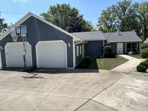 21 Breezewood Lane, Saint Marys, OH, 45885 | Card Image