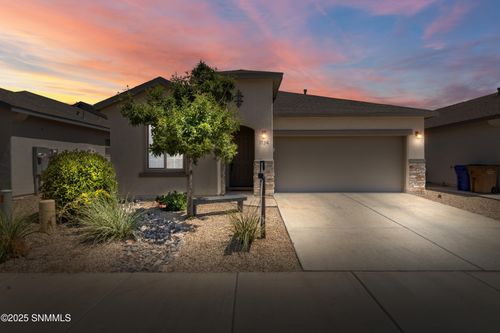 7124 Zephyr St, Las Cruces, NM, 88012-0841 | Card Image