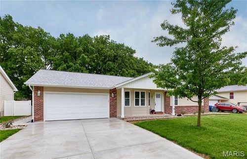 806 S Yosemite Ct, Saint Peters, MO, 63376-2088 | Card Image
