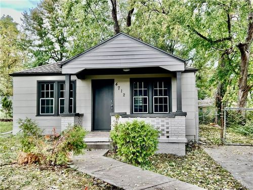 4712 Ne 46th Ter, Kansas City, MO, 64117-1326 | Card Image
