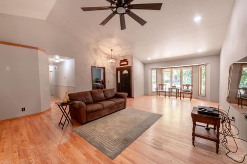 1840 Candleridge Dr, Twin Falls, ID, 83301-8302 | Card Image