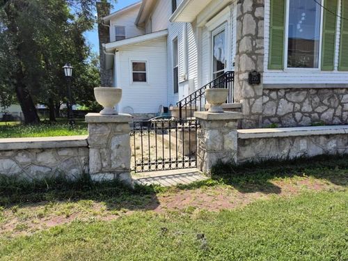 210 N Jefferson St, Neosho, MO, 64850-1548 | Card Image