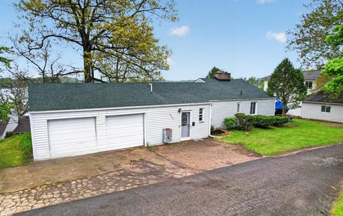 664 Sunrise Park St, Howell, MI, 48843-8596 | Card Image