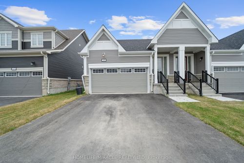 15 Golf Links Dr, Bath, ON, K0H1G0 | Card Image