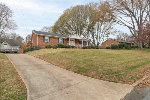 2910 Hope Valley Rd, Winston-Salem, NC, 27106-5006 | Card Image