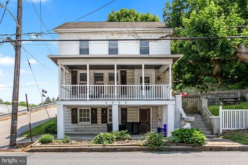 18 Manchester St, GLEN ROCK, PA, 17327-1331 | Card Image