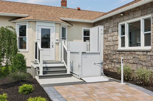 160 Route 304, Nanuet, NY, 10954-2028 | Card Image