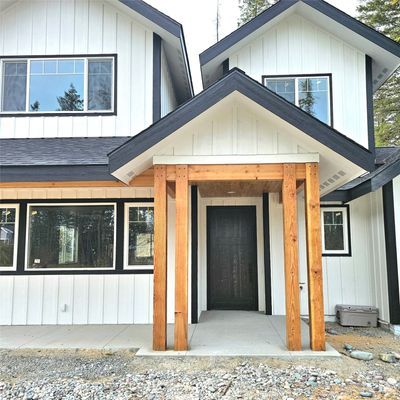 View of front entry to house | Image 3