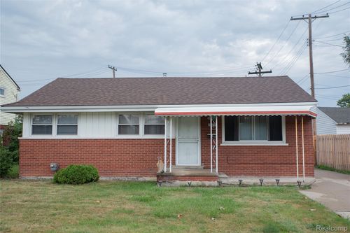 20021 Martin Rd, Saint Clair Shores, MI, 48081-1046 | Card Image