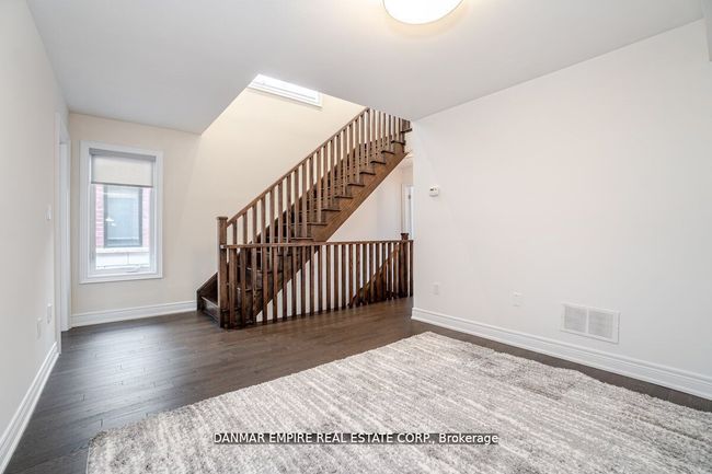 31 Hiawatha Crt, House attached with 3 bedrooms, 4 bathrooms and 2 parking in Vaughan ON | Image 15