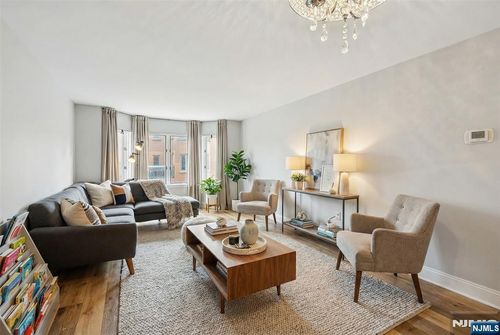 403 Hancock Ct, Edgewater, NJ, 07020-1627 | Card Image