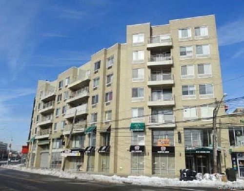 6l-81-15 Queens Blvd, Elmhurst, NY, 11373-3778 | Card Image