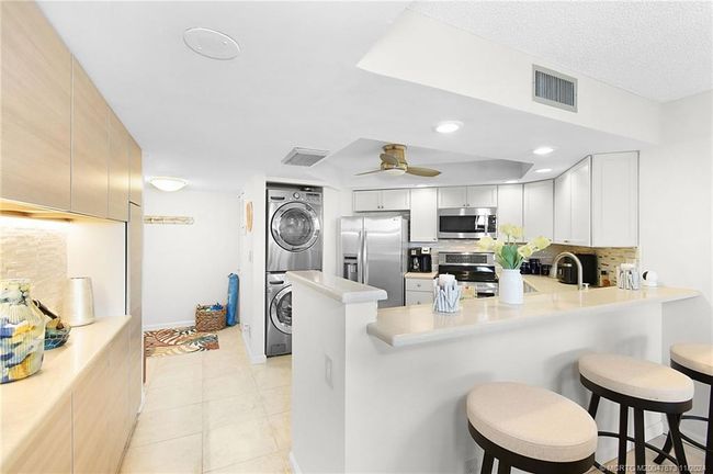 APT-206 - 9550 Ocean Dr, Condo with 3 bedrooms, 2 bathrooms and null parking in Jensen Beach FL | Image 22