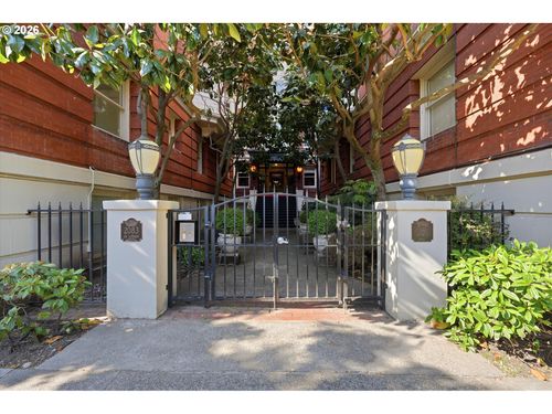 64-2083 Nw Johnson St, Portland, OR, 97209 | Card Image