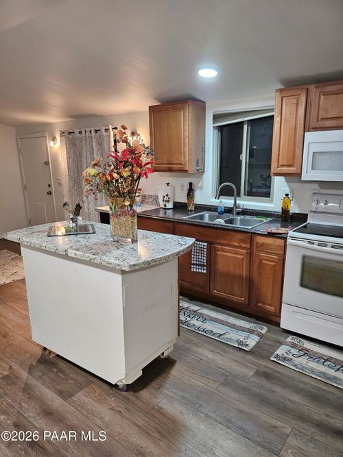 20827 E Cedar Dr, Mayer, AZ, 86333-2643 | Card Image