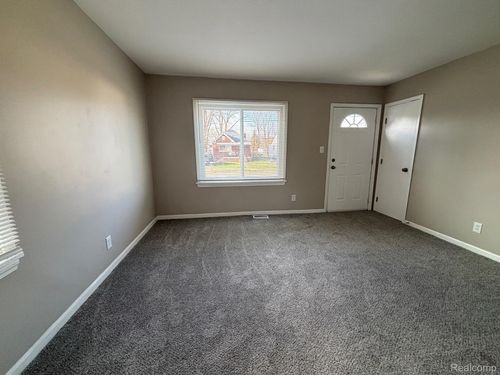 7044 Westminster Ave, Warren, MI, 48091-2934 | Card Image