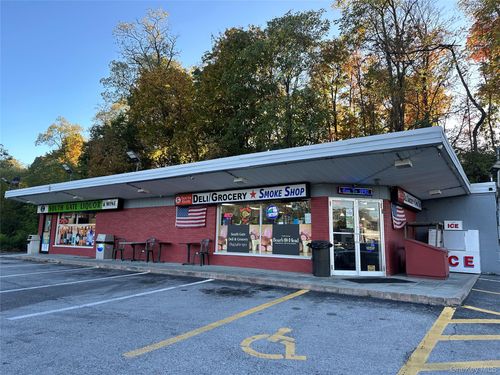 1 S Gate Dr, Poughkeepsie, NY, 12601-5621 | Card Image