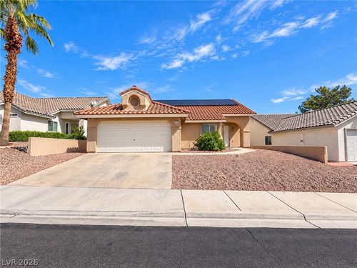 978 Hunters Run Dr, Henderson, NV, 89002-9693 | Card Image