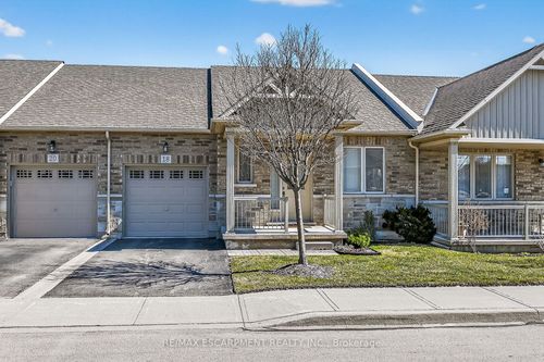 18 Ecker Lane, Hamilton, ON, L0R1C0 | Card Image