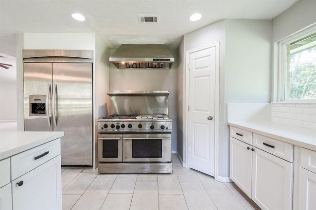81 Oak Grove Ln, Home with 4 bedrooms, 4 bathrooms and null parking in Conroe TX | Image 16