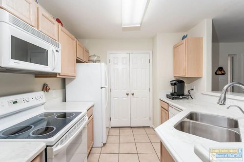 4 Augusta W, Laguna Vista, TX, 78578-2855 | Card Image