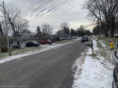 1334 Alberta Ave, Burton, MI, 48509-2109 | Card Image