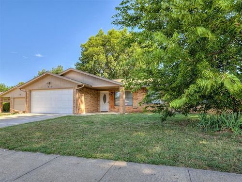 2113 Natchez Dr, Norman, OK, 73071-2025 | Card Image
