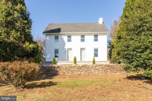 211 Gale Ln, KENNETT SQUARE, PA, 19348-1735 | Card Image
