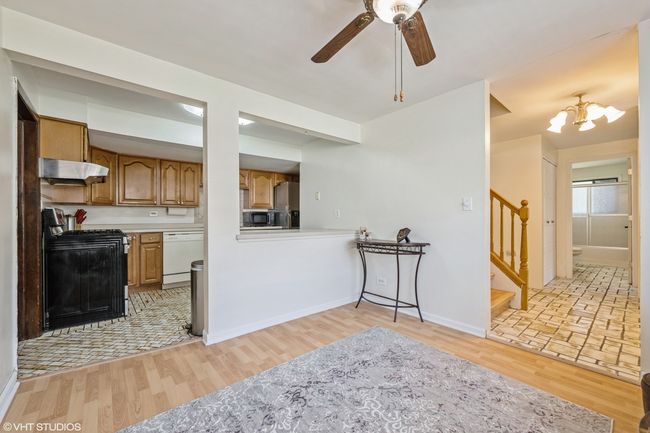 226 - 226 Patuxet Ct, Home with 3 bedrooms, 2 bathrooms and 1 parking in Schaumburg IL | Image 5