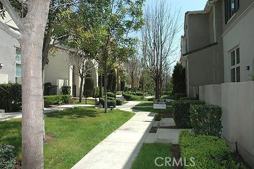 29-27 El Cajon, Irvine, CA, 92602-0949 | Card Image