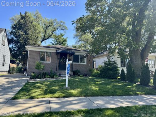 311 W Brockton Ave, Madison Heights, MI, 48071-3917 | Card Image