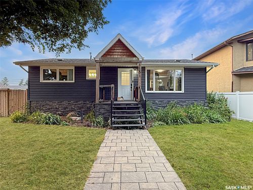 1151 Chaplin Street E, Swift Current, SK, S9H1J9 | Card Image