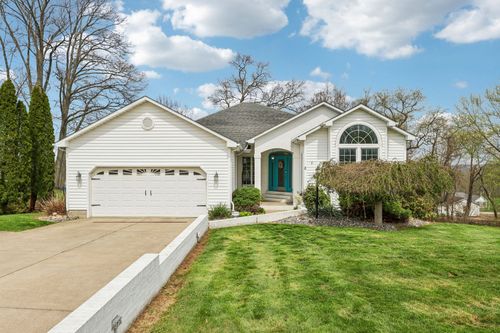 8 Leslie Dr, Edinburg, PA, 16116-2226 | Card Image