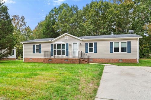 5519 Bridgeway Dr, Greensboro, NC, 27406-8920 | Card Image