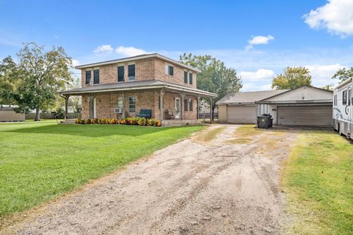 4612 17th St, Bacliff, TX, 77518-2745 | Card Image