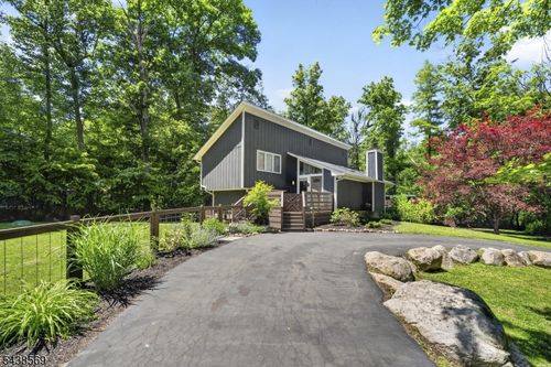7 Trout Brook Rd, Stanhope, NJ, 07874-3215 | Card Image
